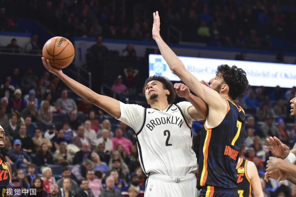 马刺以明显 马刺以明显